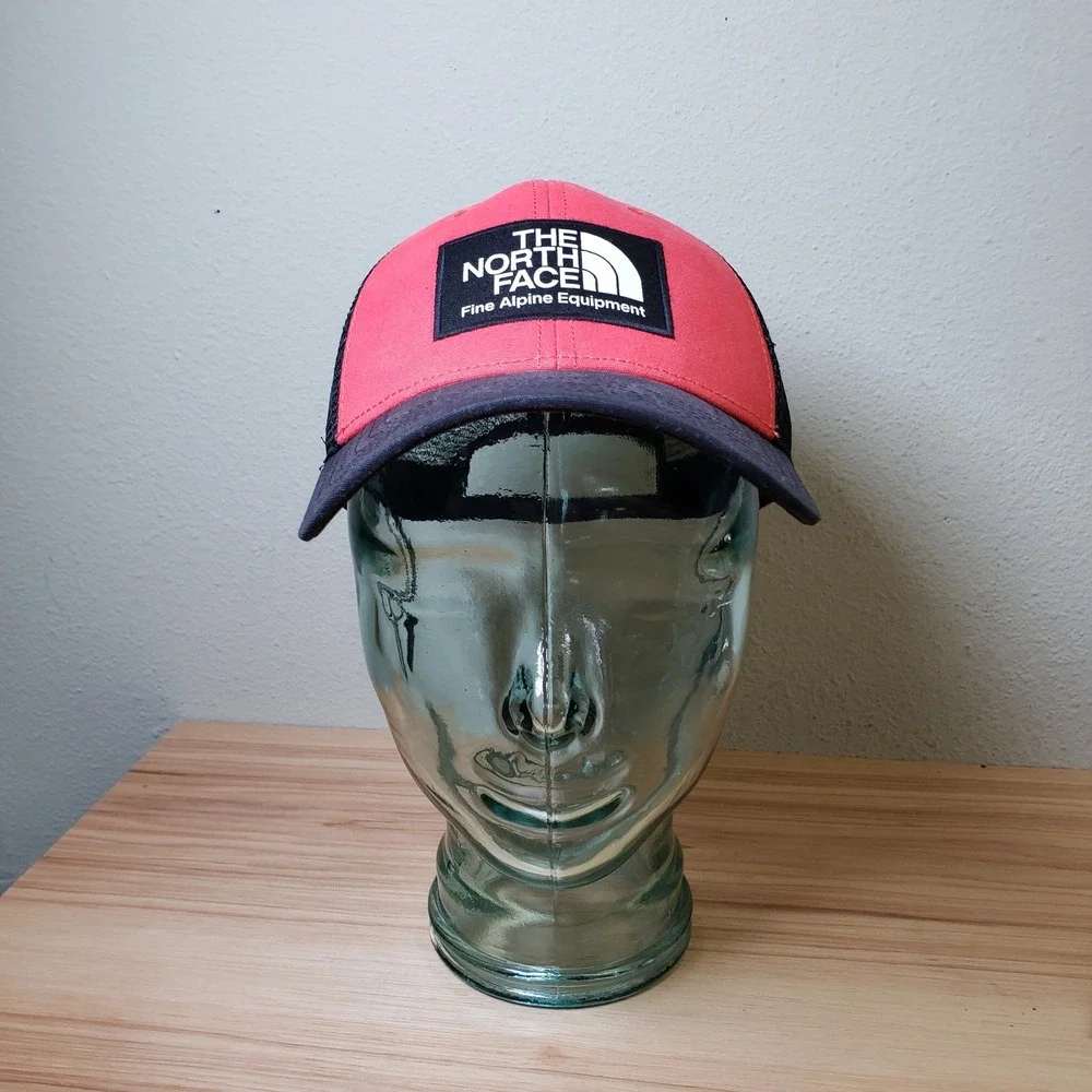 The North Face Mesh Back Snapback Hat Cap Black Red‎ Gorpcore Outdoorsman Hiking